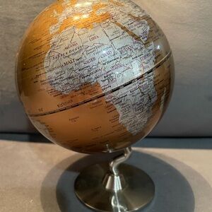 Small Decorative World Globe – Metal Stand – Travel Office Decor